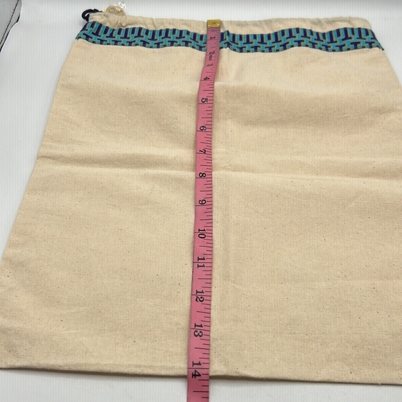 Tory Burch Beige Canvas Duster Bag with Blue Gold Design with Logo Charm New! - Picture 6 of 6